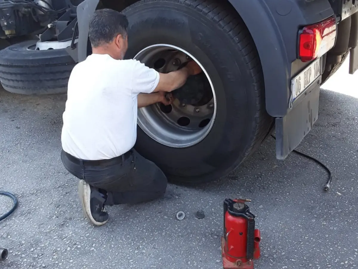 Toprakkale Oto Lastikçi